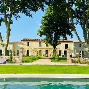 Bed & Breakfast Mas Des 2 Platanes, Arles
